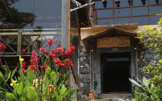 Xinlv Time Inn (Yuanyang Terraced Field Scenic Area)
