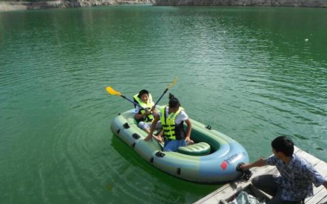 Zhexi Canyon Linhu Villa Hotel