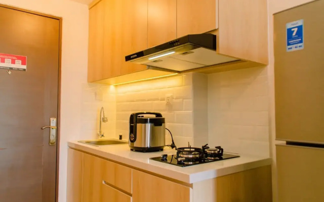 Simple and Cozy Studio Room at Sunter Park View Apartment