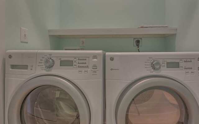 Pearl West by Meyer Vacation Rentals