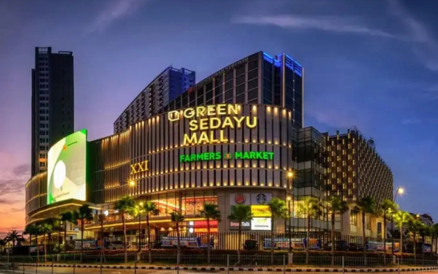 Green Sedayu Apartment by Emily