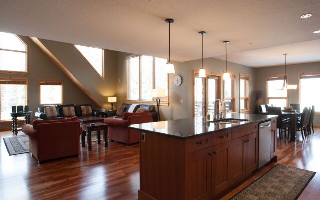 Rundle Cliffs Lodge by Spring Creek Vacation