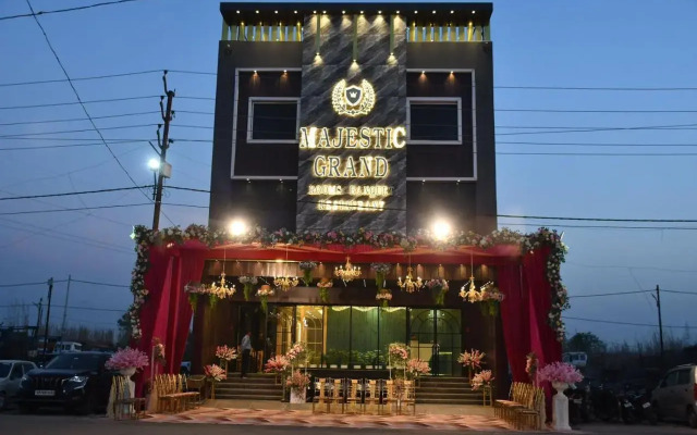 Hotel Majestic Grand By MNG Rooms