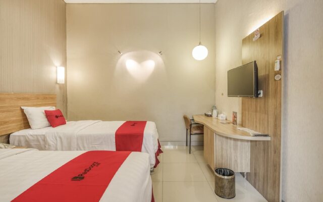 Sunshine Family Homestay near Terminal 1 Juanda Airport