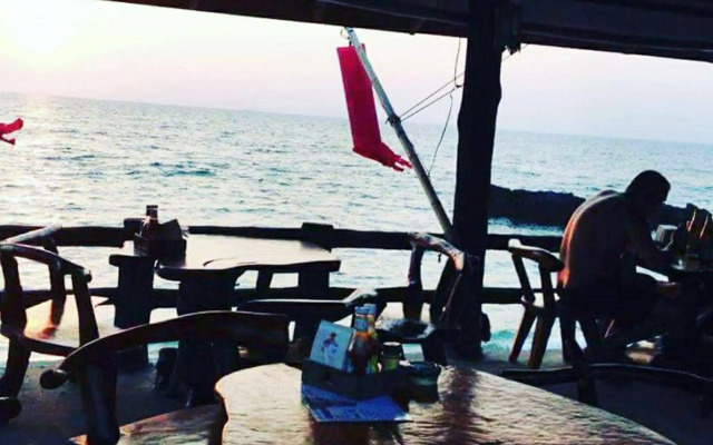 Lanta New Beach Bungalows