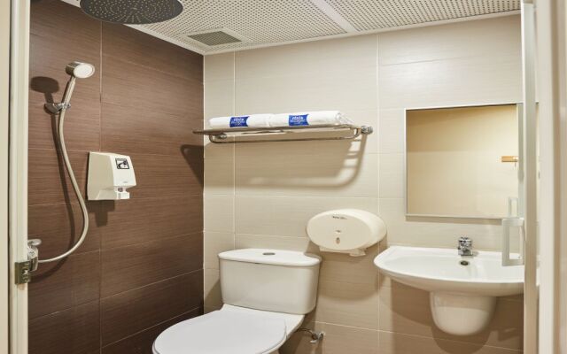 ibis budget Singapore West Coast