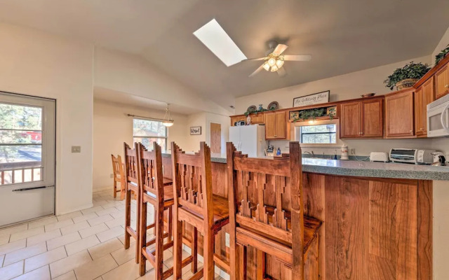 Spacious Ruidoso Cabin < 3 Mi to Downtown!