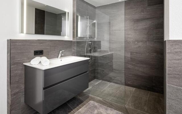 lake and mountains appartements