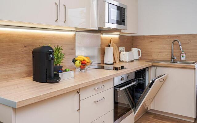 ONLOC - St Exupéry -Magnifique appart au calme avec chambre - parking