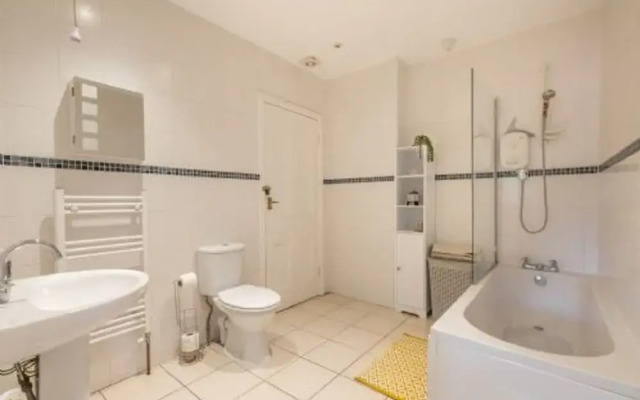 Host Stay Coastal Retreat