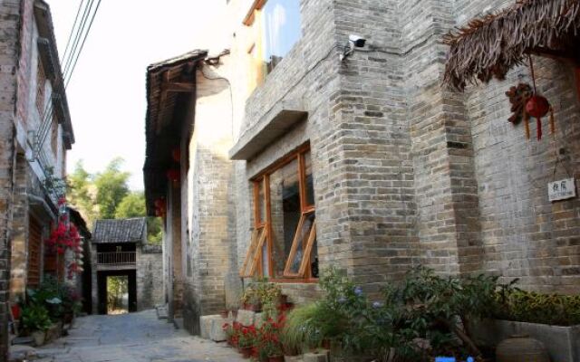 Zhaoping Huangyao Town Poya Inn