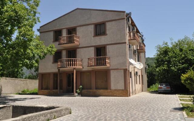 Hotel Kavkasioni