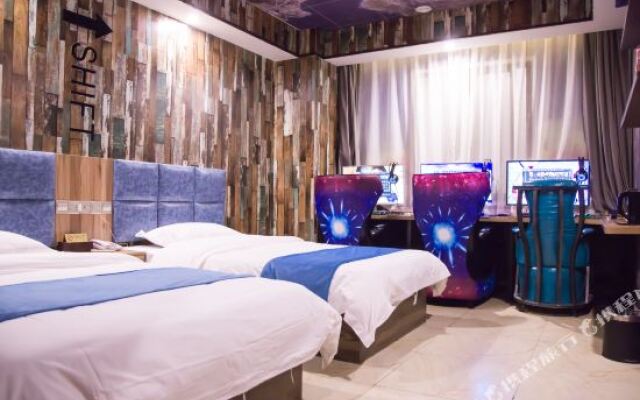 Ruiting Hotel (Huaihe Road Pedestrian Street Yintai Center)