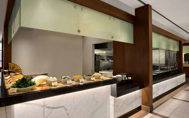 Embassy Suites by Hilton Chicago Downtown River North