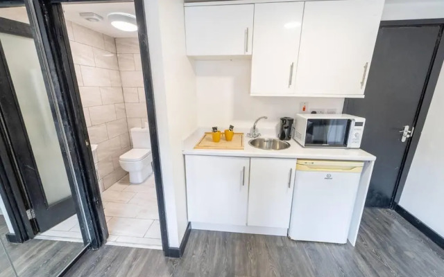 Modern Studio Next to University of Birmingham