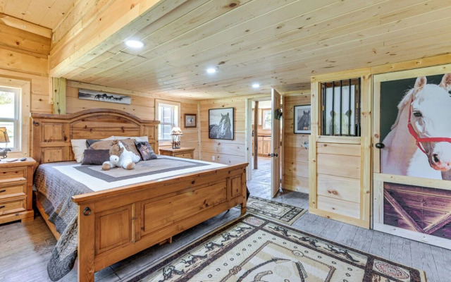 On-site Creek Access: Pet-friendly Cosby Cabin!
