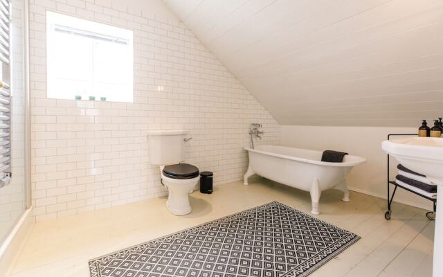 Beautiful bright and embracing villa in old town Akureyri