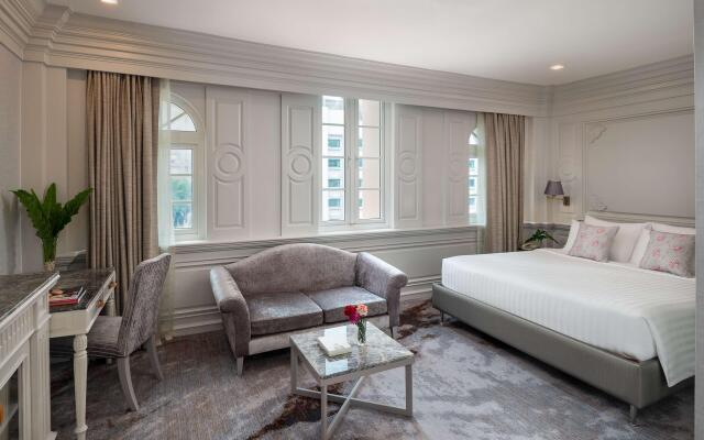 Kingston Suites 