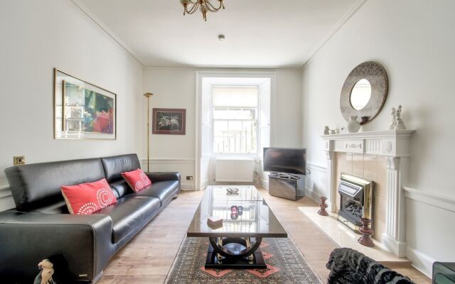 Beautiful One Bedroom in Edinburgh's Town Centre