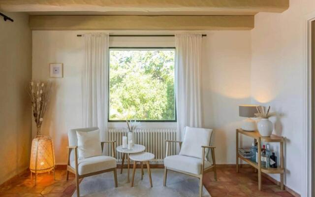 Villa in Cavalaire With Sea View & Pool