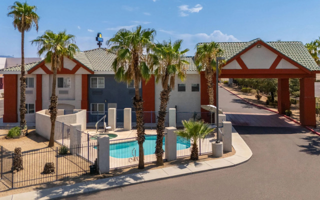 Days Inn by Wyndham Phoenix West