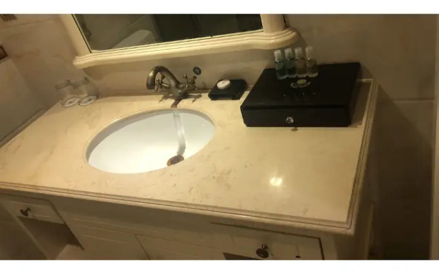 Yi Jiangnan Holiday Hotel