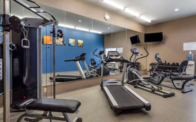 Comfort Inn & Suites Cleveland TX