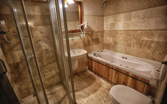 Traveller's Cave Hotel