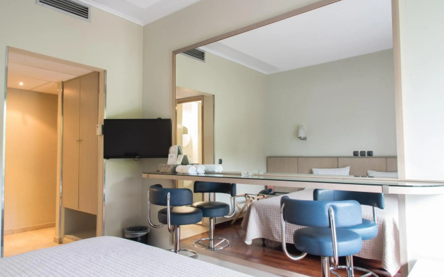 Pines Hotel