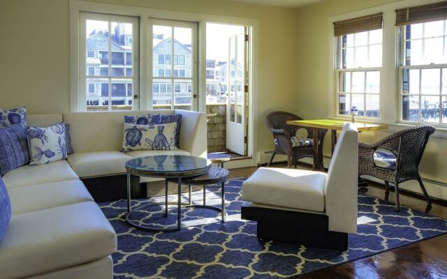 Harborside Inn