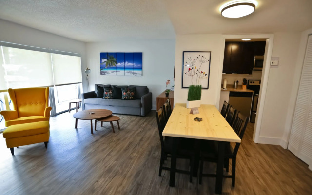 NUOVO Miami Apartments at Coconut Grove