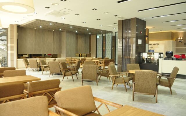 Hyunjin Tourist Hotel