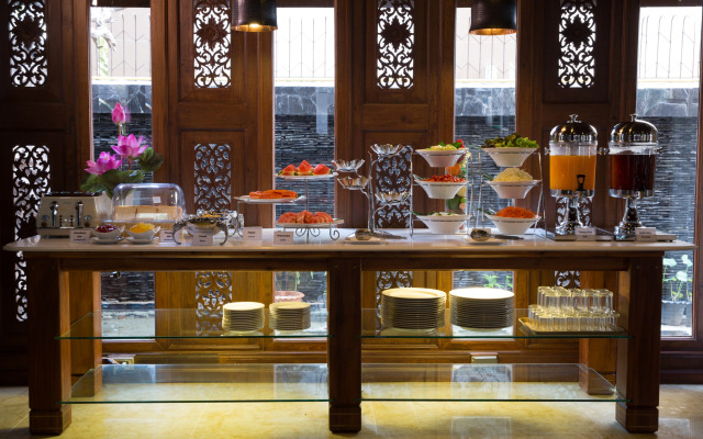 True Siam Rangnam Hotel