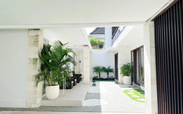 Apple Villa and Apartment