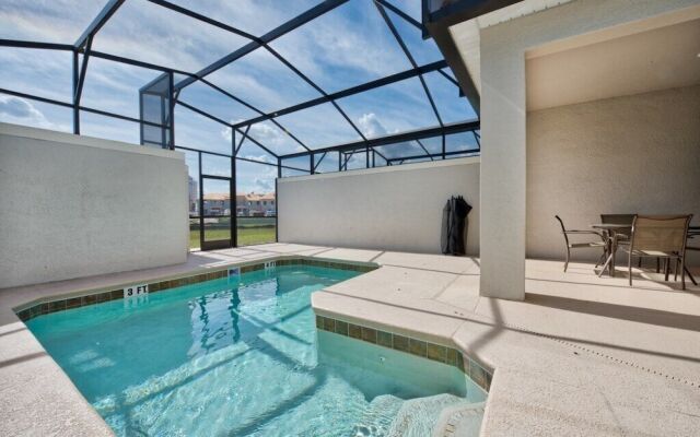 New 4 bedroom villa. Great location