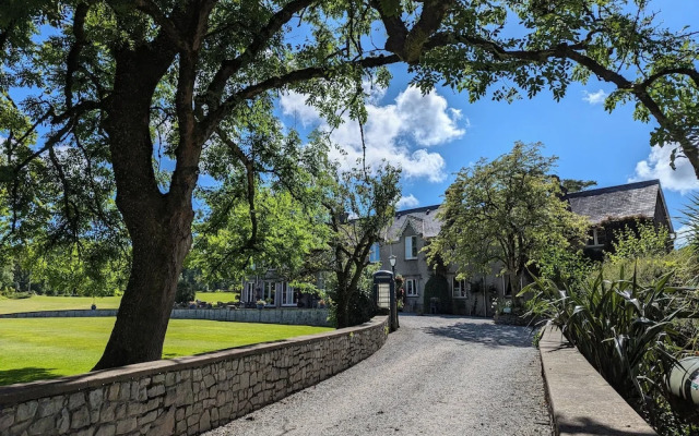 Parc Le Breos House