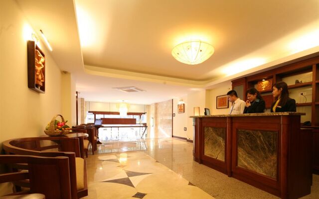Charming 2 Hotel