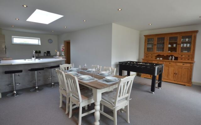 Spacious Holiday Home in Peer with Garden