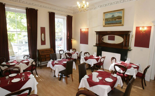 Clifton Hotel