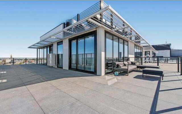 Luxury Penthouse with Bay and City Views