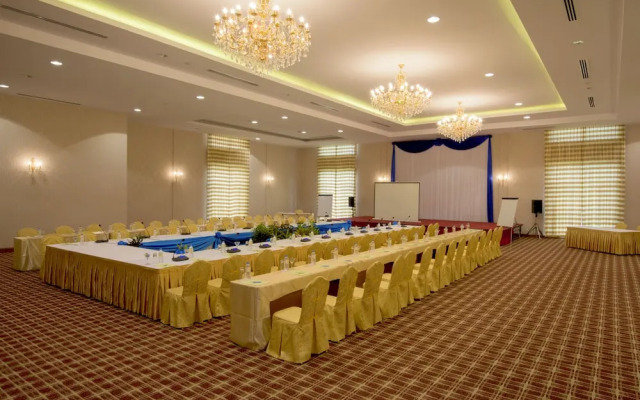 Horizon Lake View Resort Hotel