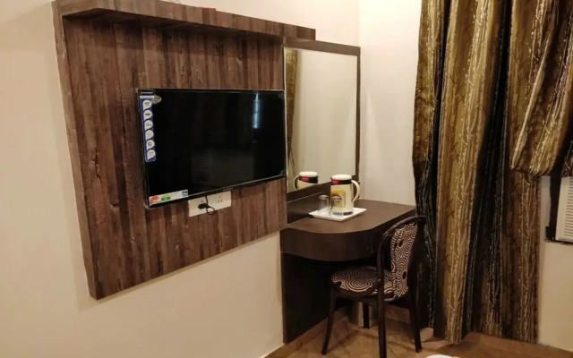Goroomgo Alfa Charbhag Lucknow