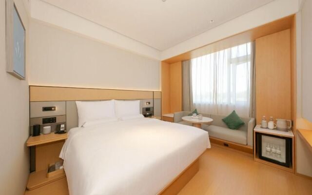 Ji Hotel(Beijing Wanda Taiwan Street store&Shijing