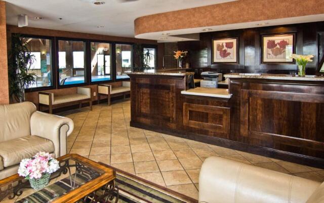 Christopher Inn and Suites