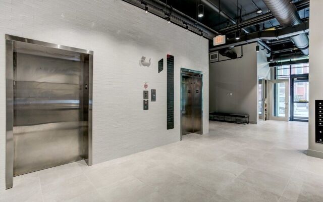 Luxury Apt Near Convcenter, Stadiums, & Harbor