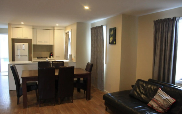 Grand Manor Motor Inn - Queanbeyan