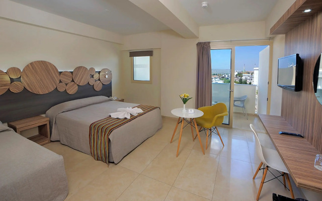 Nelia Beach Hotel & Spa