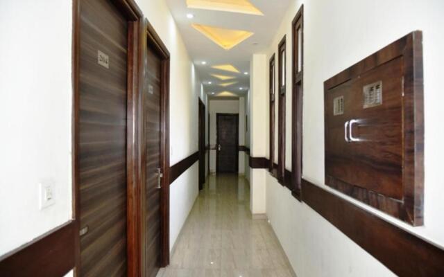 Hotel Royals Grand Galaxy