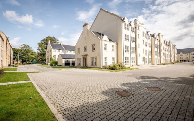 Kinness House, Luxury Apartment with Parking