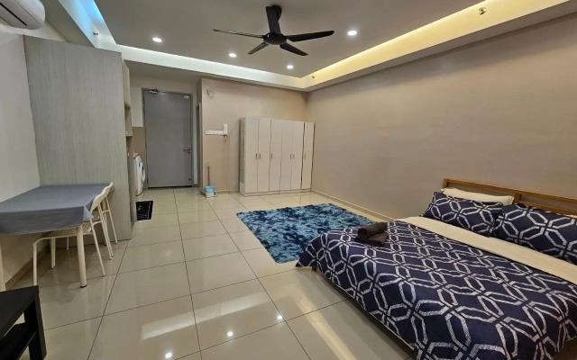 Hill 10 Residences I-City by Beestay